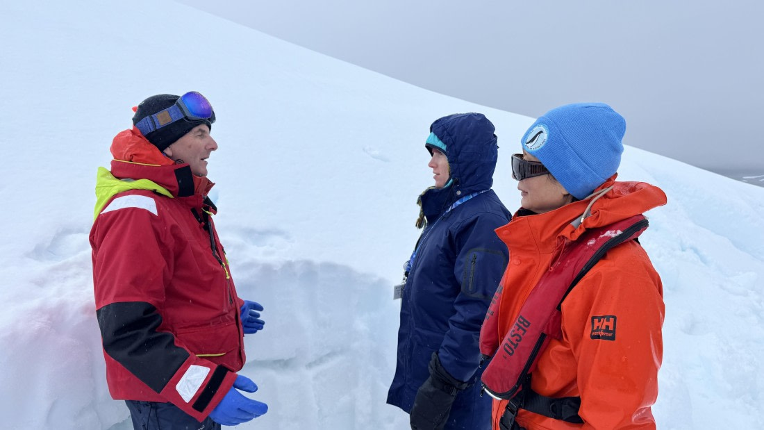 HDS24-24, Day 8, johnny'ssnowcave-meike © Meike Sjoer - Oceanwide Expeditions.jpg