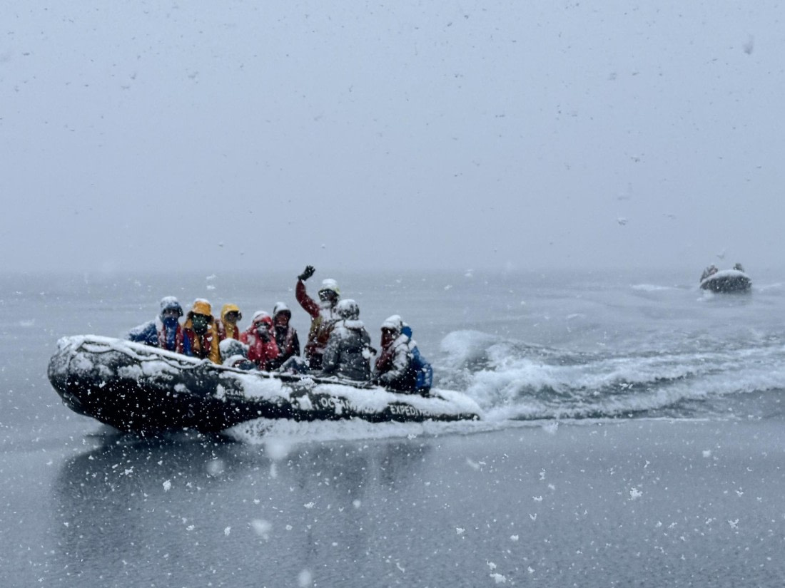 HDS24-24, Day 8, meike-snowyzodiaccruise © Meike Sjoer - Oceanwide Expeditions.jpg