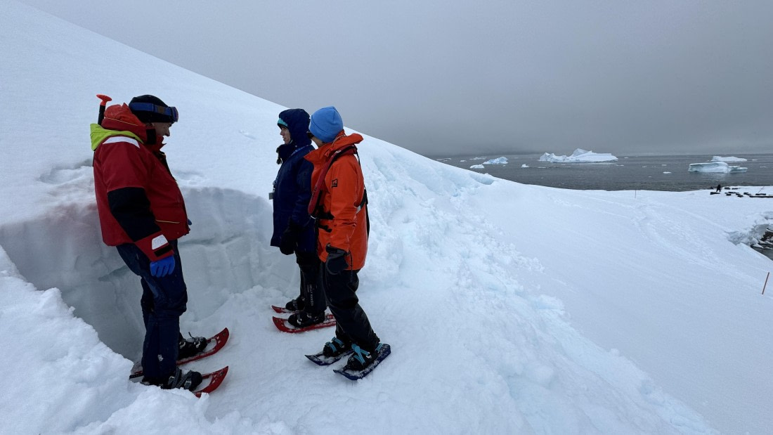 HDS24-24, Day 8, snowcave-meike © Meike Sjoer - Oceanwide Expeditions.jpg