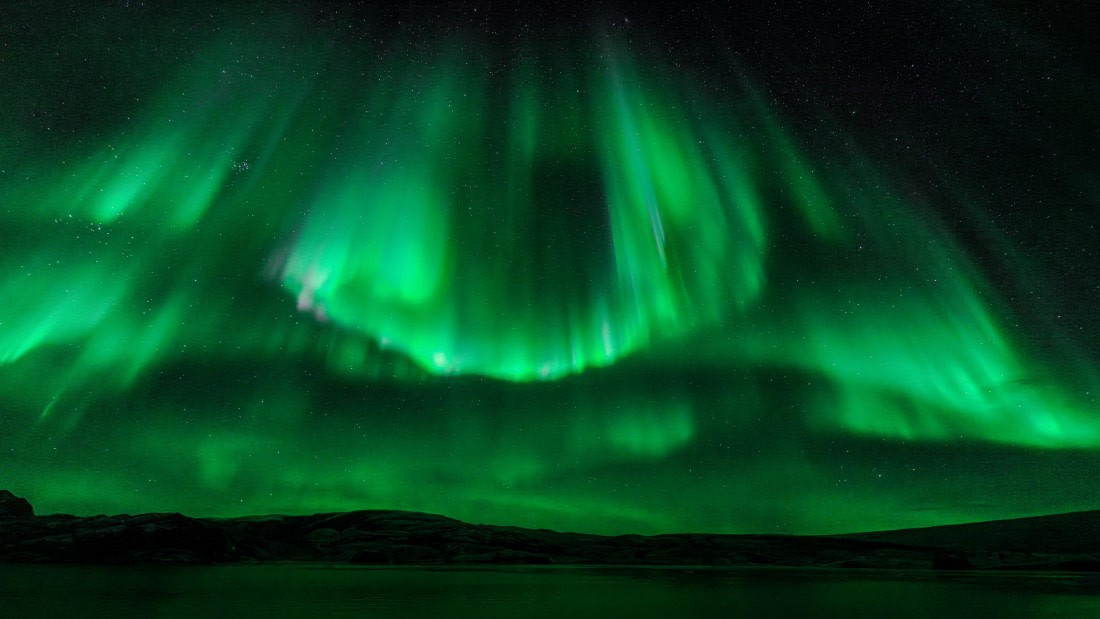 Green lightshow in over Greenland