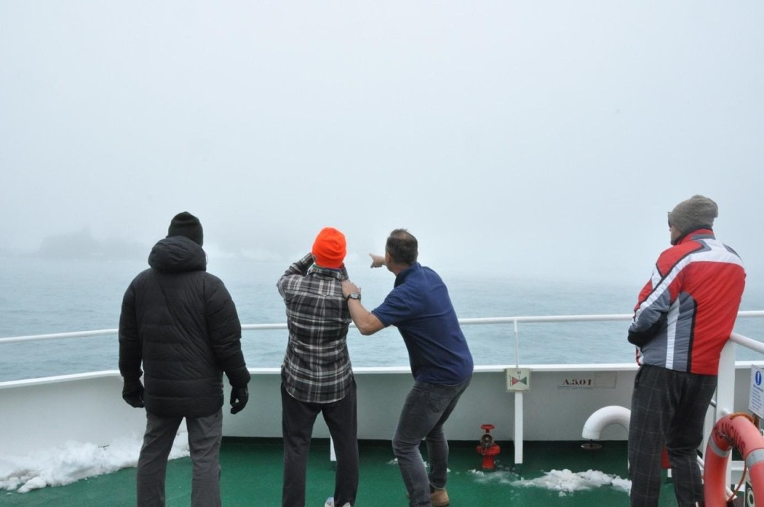 PLA24-24, Day 13, Guests and guide © Unknown photographer - Oceanwide Expeditions.jpg