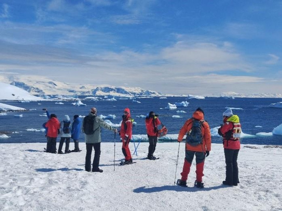 PLA24-24, Day 15, Guests © Unknown photographer - Oceanwide Expeditions.jpg