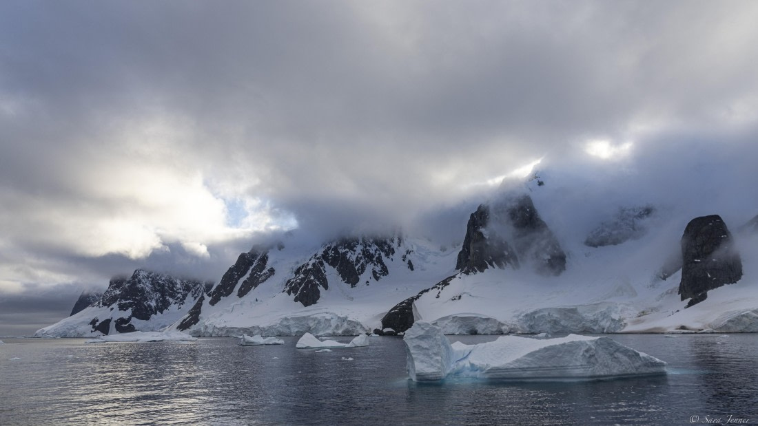 OTL25-25, Day 16, Lemaire Channel © Sara Jenner - Oceanwide Expeditions.jpg