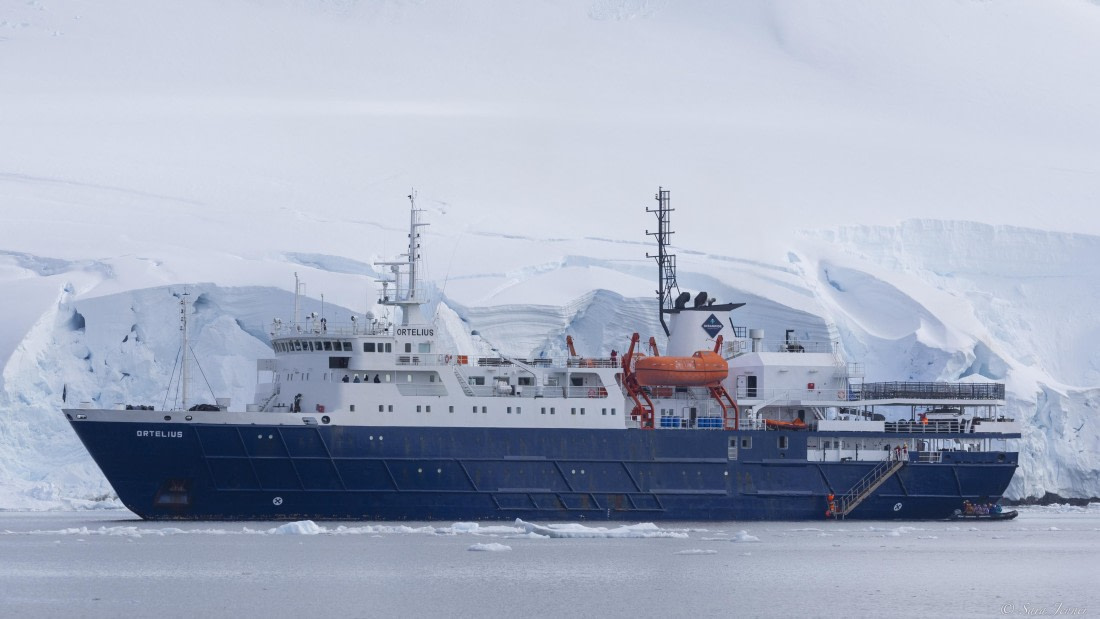 OTL25-25, Day 16, Ortelius © Sara Jenner - Oceanwide Expeditions.jpg