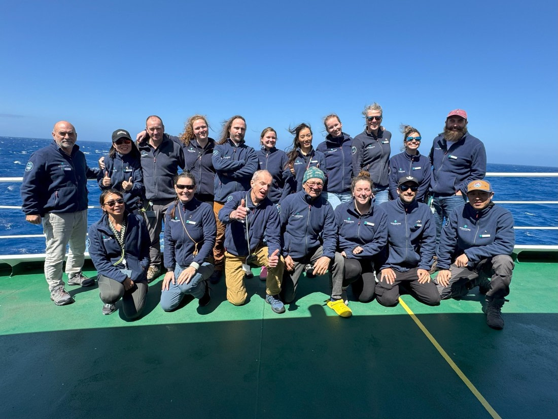 HDS25-25, Day 19, group pic © Unknown photographer - Oceanwide Expeditions.jpeg