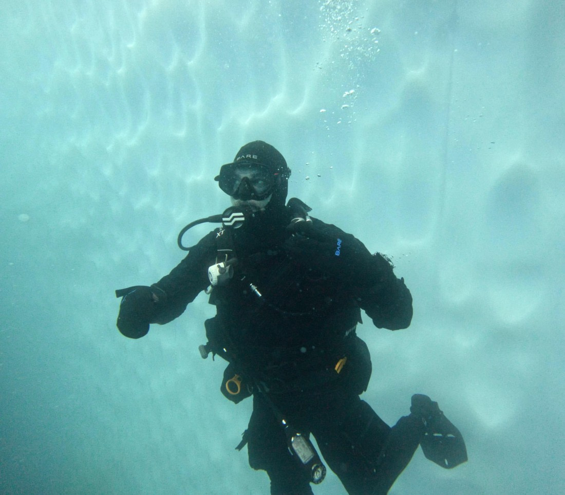 Diving Icebergs