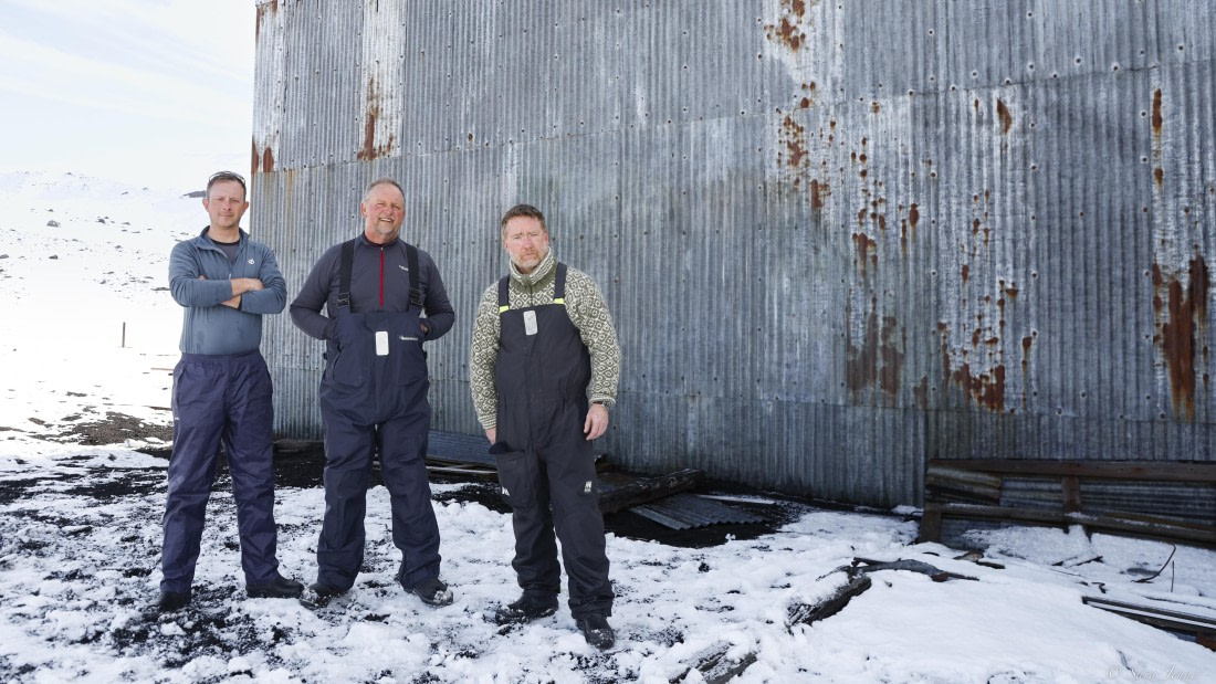 OTL28-25, Day 8, Graffiti removal team 1 © Sara Jenner - Oceanwide Expeditions.jpg