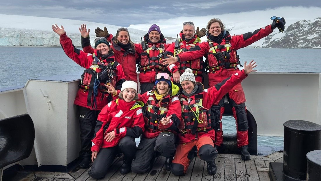 PLA27-25, Day 19, Team © Unknown photographer - Oceanwide Expeditions.jpg