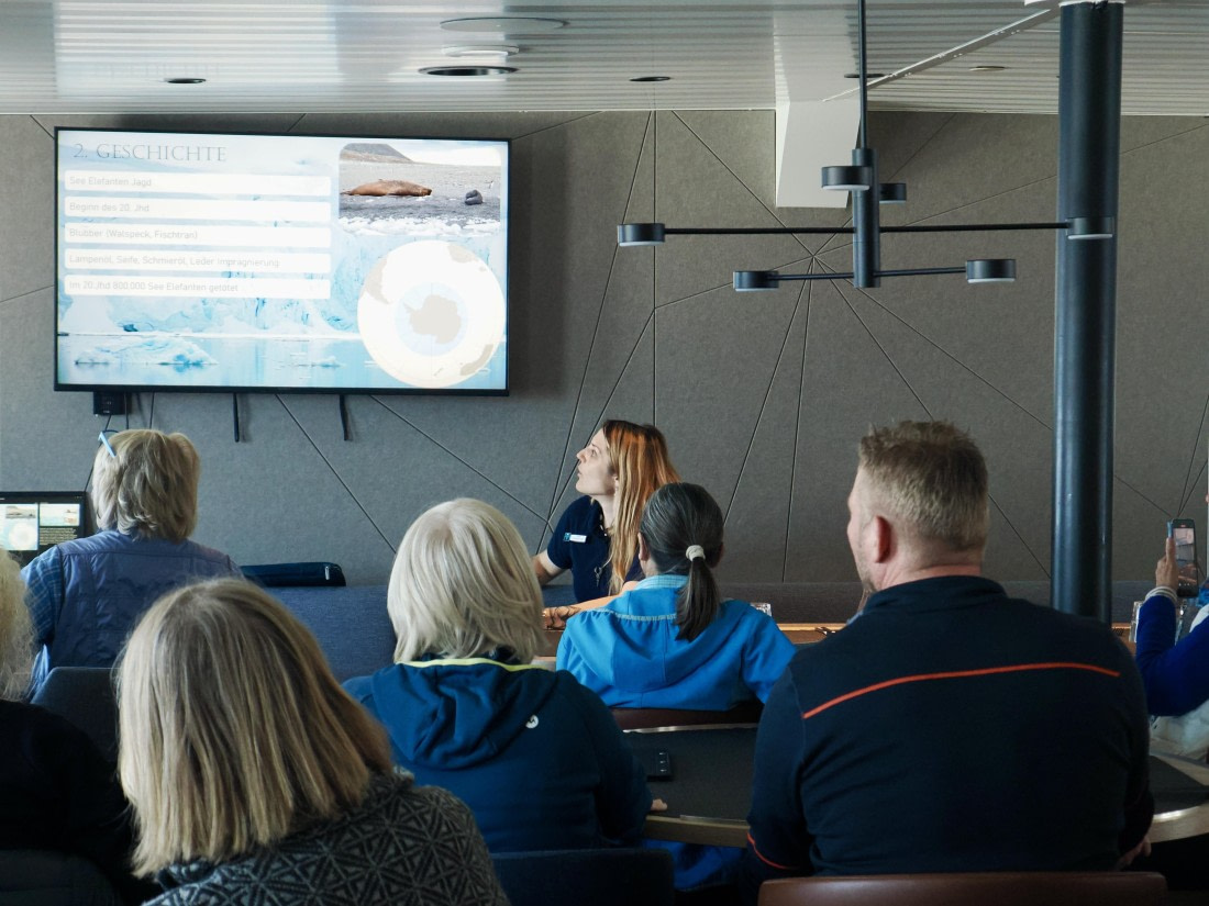 PLA27-25, Day 5, P1200940 © Unknown photographer - Oceanwide Expeditions.JPG