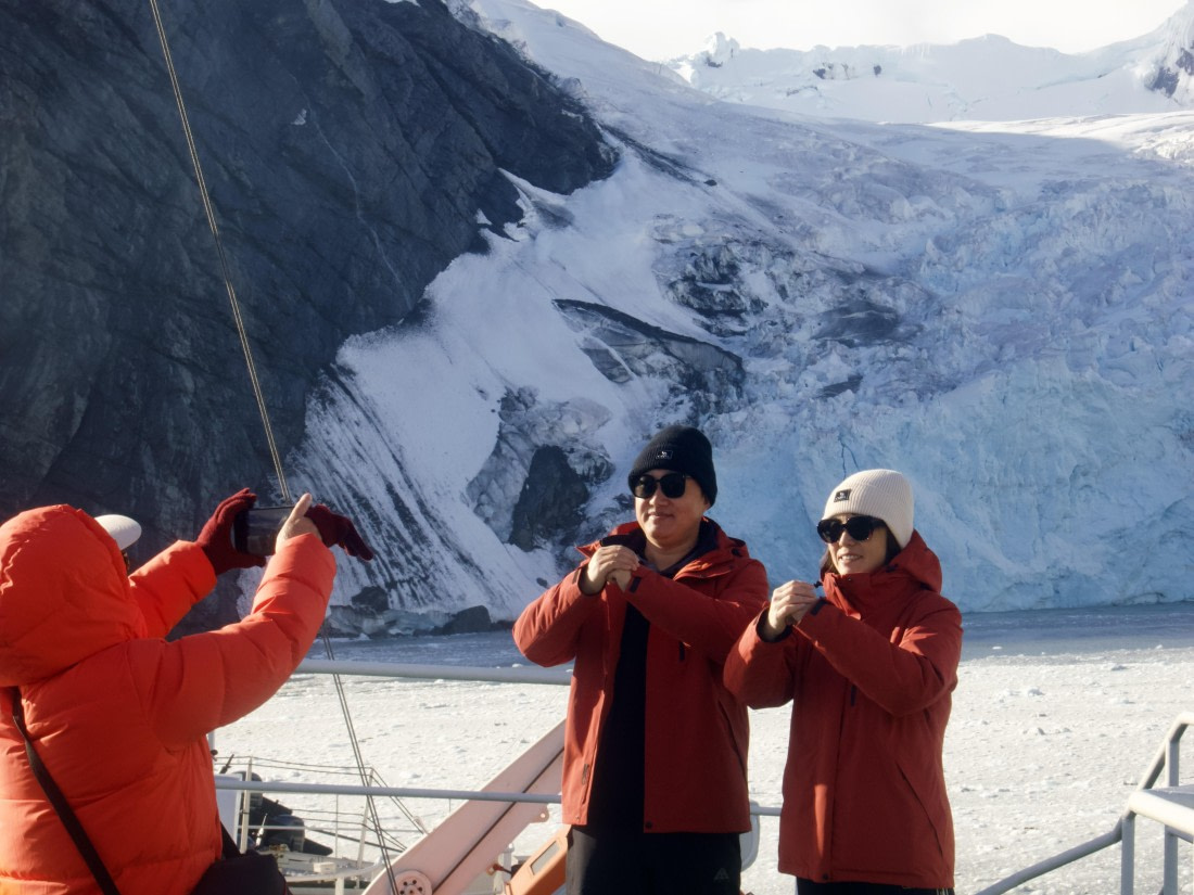 PLA27-25, Day 13, P1280029 © Unknown photographer - Oceanwide Expeditions.JPEG