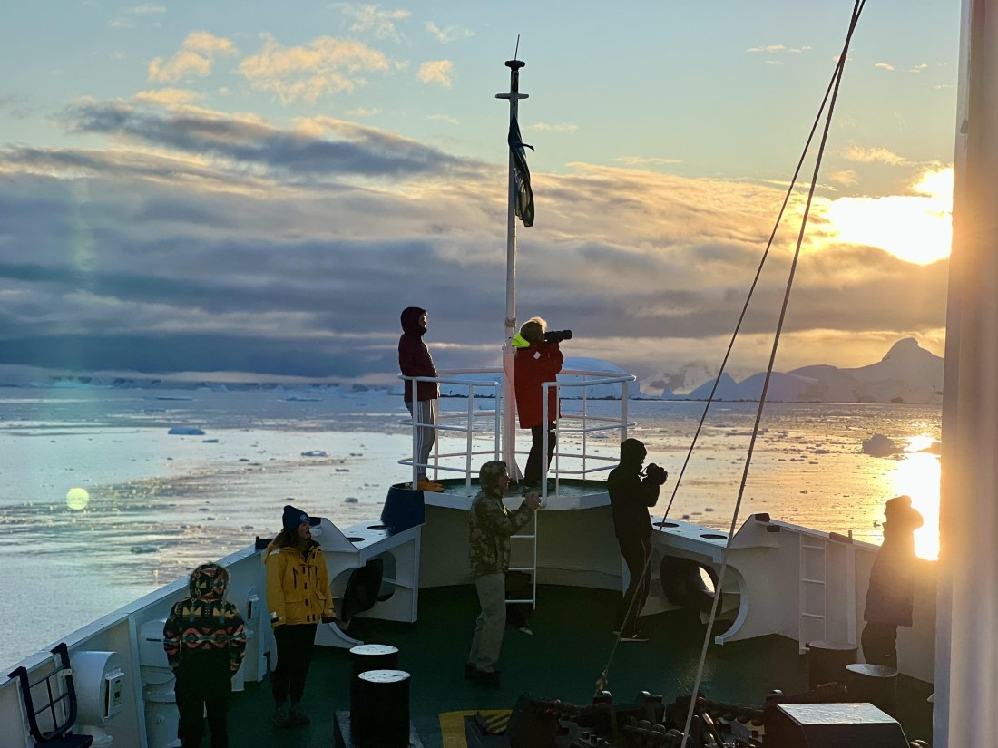 PLA28-25, Day 5, lemaire2-elizabet © Elizabeth Robinson - Oceanwide Expeditions.jpeg
