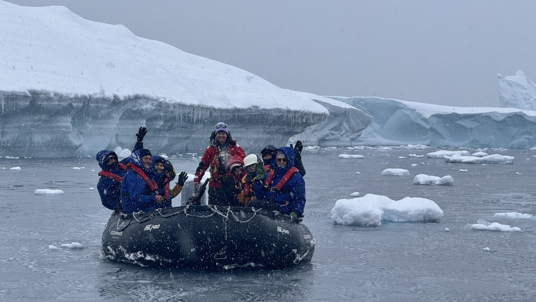 HDS29-25, Day 18, zodiaccruise-carina © Meike Sjoer - Oceanwide Expeditions.JPG