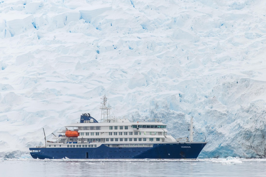 apeacock_HDS28-25_Antarctica_SG-FL_250216-4645.jpg