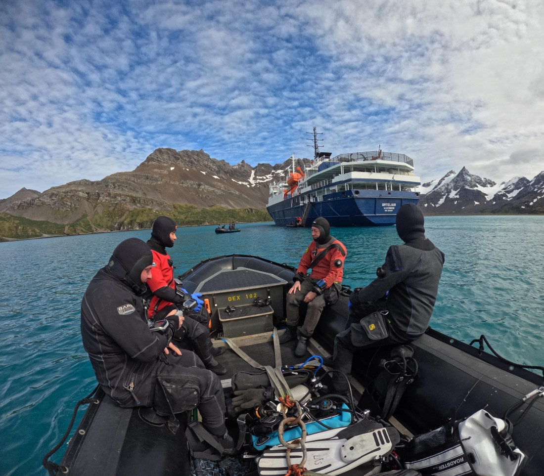 OTL30-25, Day 5, Divers check out dive (3) © Unknown photographer - Oceanwide Expeditions.JPG