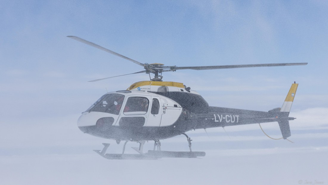 OTL30-25, Day 13, heli touch down © Sara Jenner - Oceanwide Expeditions.jpg