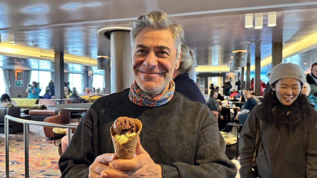 HDS30-25, Day 3, Icecream3 © Meike Sjoer - Oceanwide Expeditions.jpg