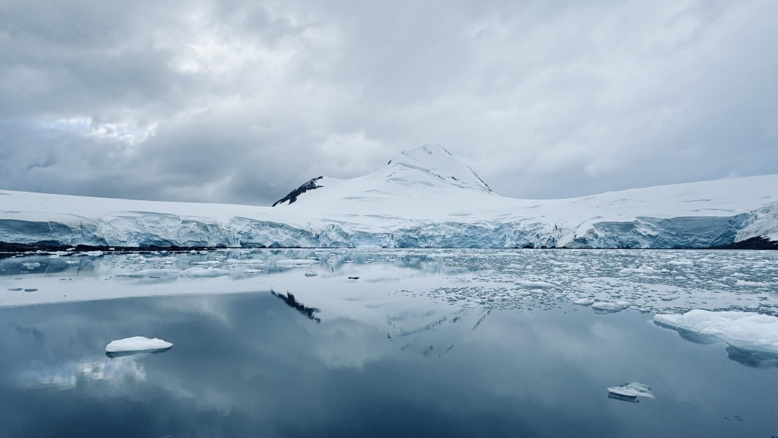 Reflection in Antarctic