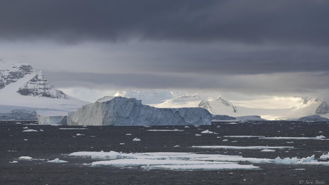 OTL32-25, Day 4, Landscape 1 © Sara Jenner - Oceanwide Expeditions.jpg