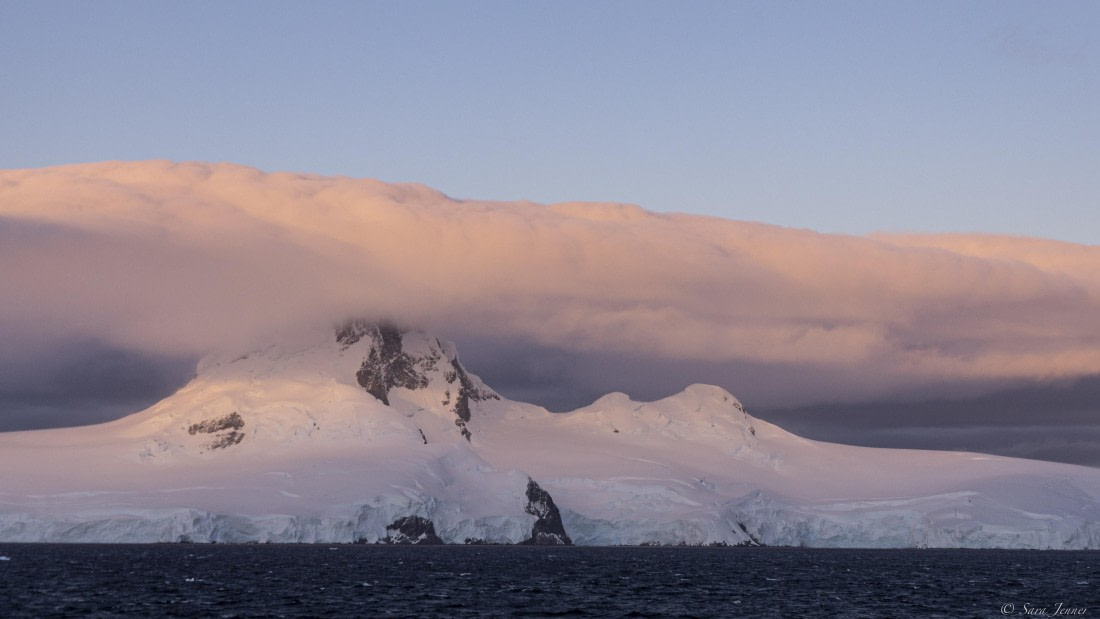 OTL32-25, Day 4, Sunrise 2 © Sara Jenner - Oceanwide Expeditions.jpg