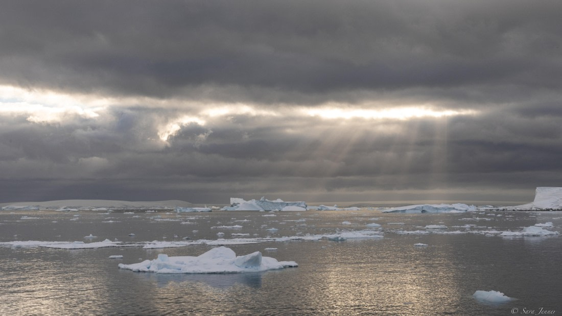 OTL32-25, Day 4, Sunset 1 © Sara Jenner - Oceanwide Expeditions.jpg