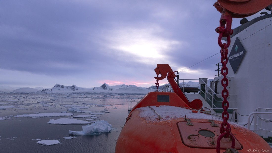 OTL32-25, Day 5, Sunrise © Sara Jenner - Oceanwide Expeditions.jpg