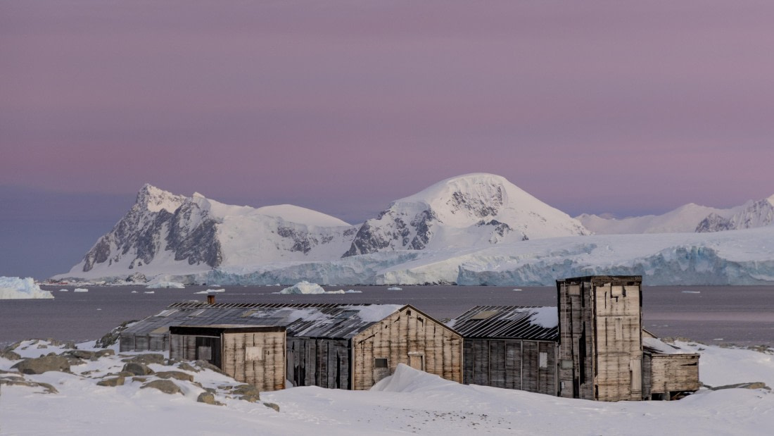 OTL32-25, Day 6, Stonigington sunrise 5 © Unknown photographer - Oceanwide Expeditions.jpg