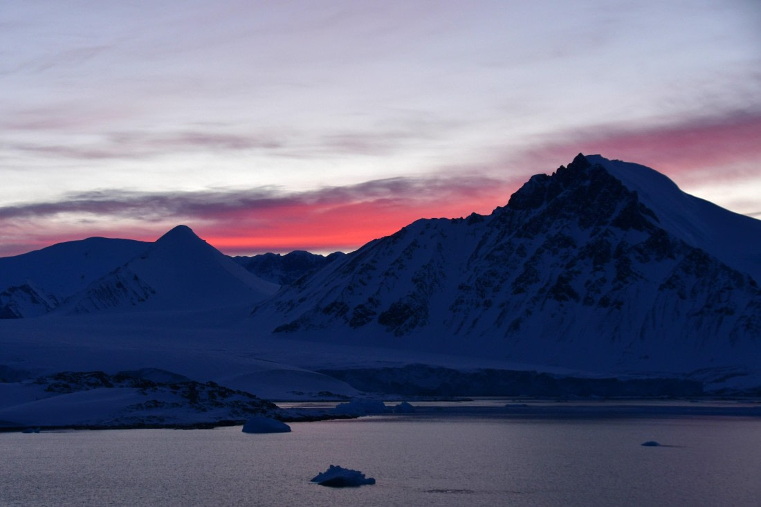 OTL32-25, Day 6, Sunrise Saskia © Saskia van der Meij - Oceanwide Expeditions.JPG