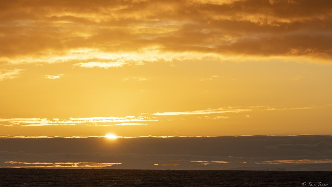 OTL32-25, Day 11, Sunrise 1 (2) © Sara Jenner - Oceanwide Expeditions.jpg