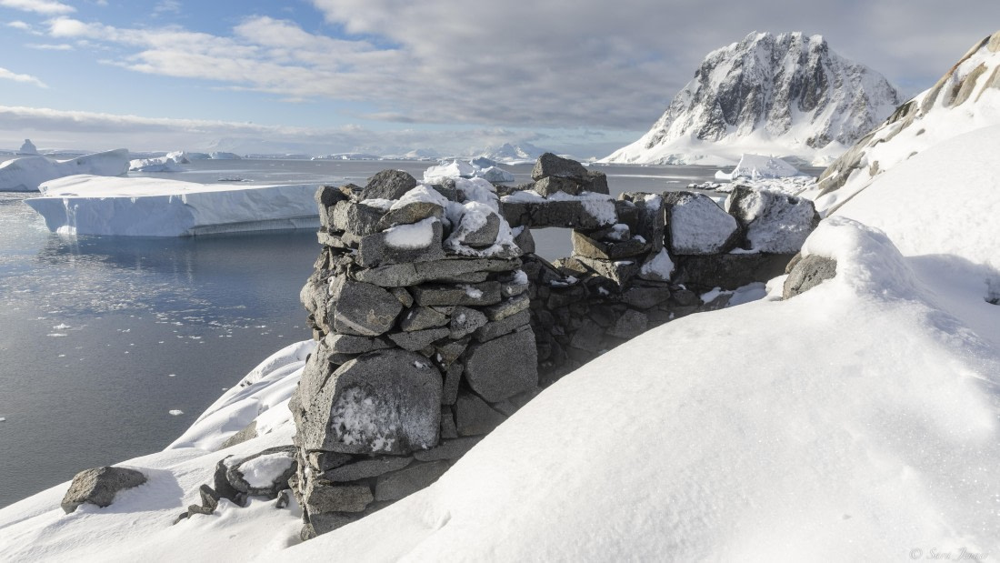 OTL32-25, Day 12, Magnetic Hut © Sara Jenner - Oceanwide Expeditions.jpg