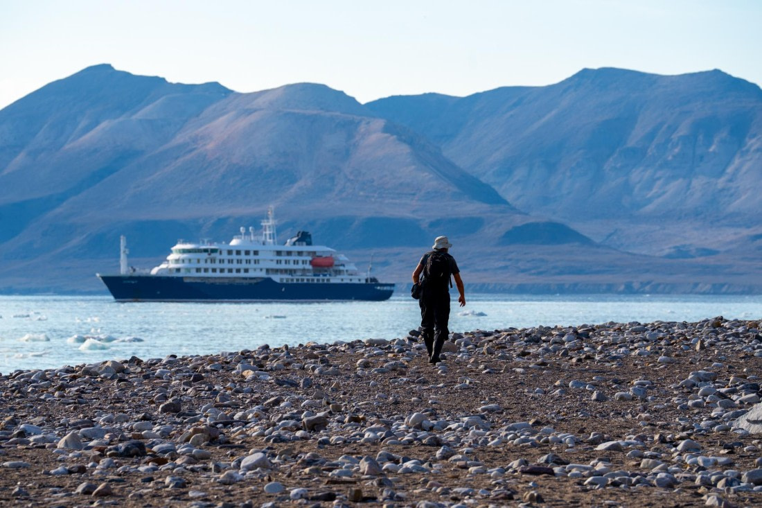 OEX-SP-GL-JM-SP_2022-075 © Geert Kroes - Oceanwide Expeditions.jpg
