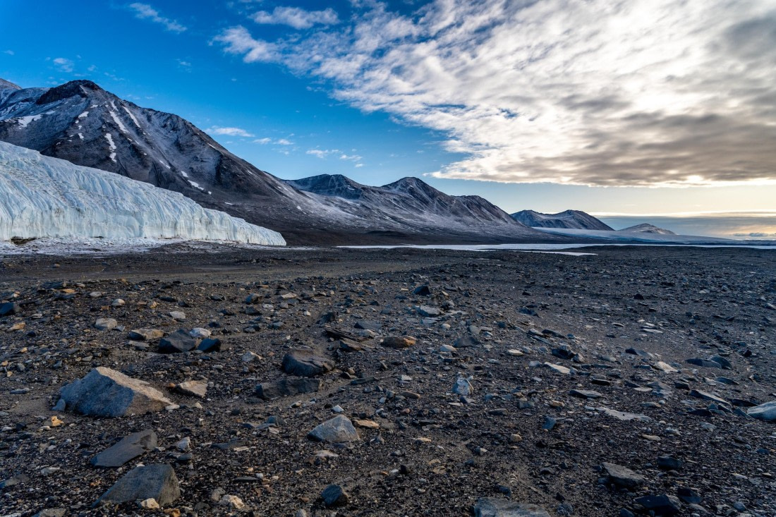 OTL28-23, McMurdo Taylor Dry Valley 02282023-00087.jpg © Tim Bieber - Oceanwide Expeditions.jpg