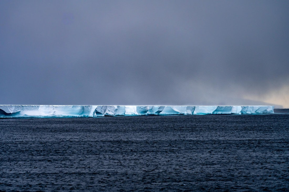 OTL28-23, Ross Ice Shelf03022023-02145.jpg © Tim Bieber - Oceanwide Expeditions.jpg