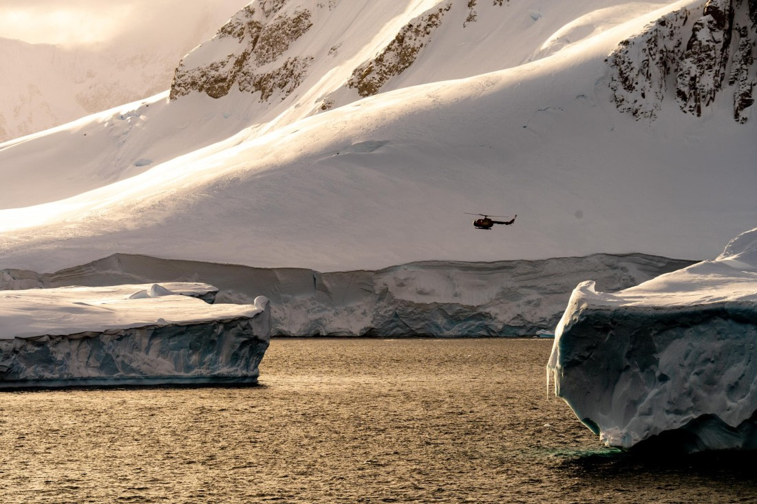 OTL28-23, Crystal Sound  03142023-01546.jpg © Tim Bieber - Oceanwide Expeditions.jpg