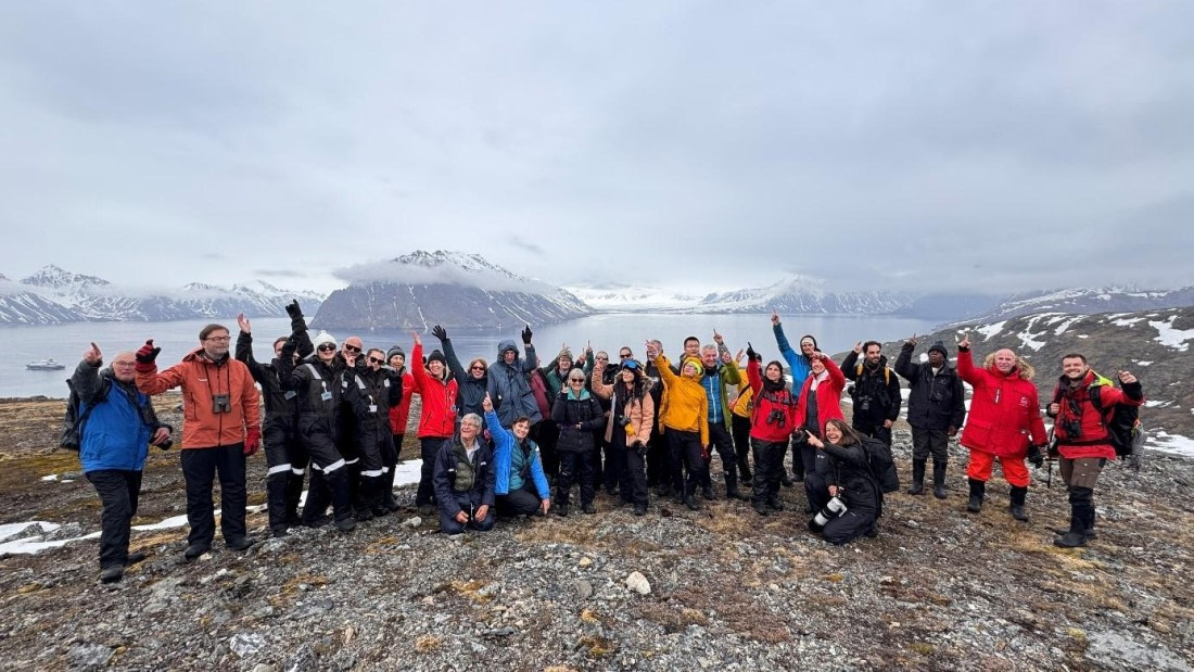 HDS02-25, Day 2, Guests © Meike Sjoer - Oceanwide Expeditions.jpg