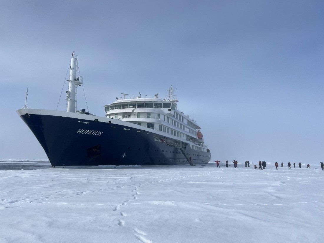 HDS02-25, Day 6, Ice landing © Unknown photographer - Oceanwide Expeditions.jpg