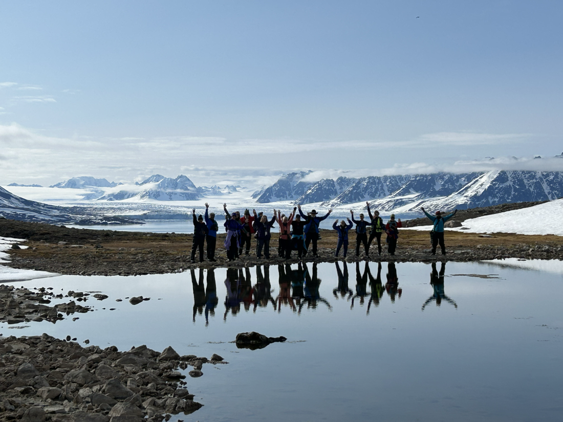 HDS03-25, Day 3, Texas bar © Unknown photographer - Oceanwide Expeditions.png