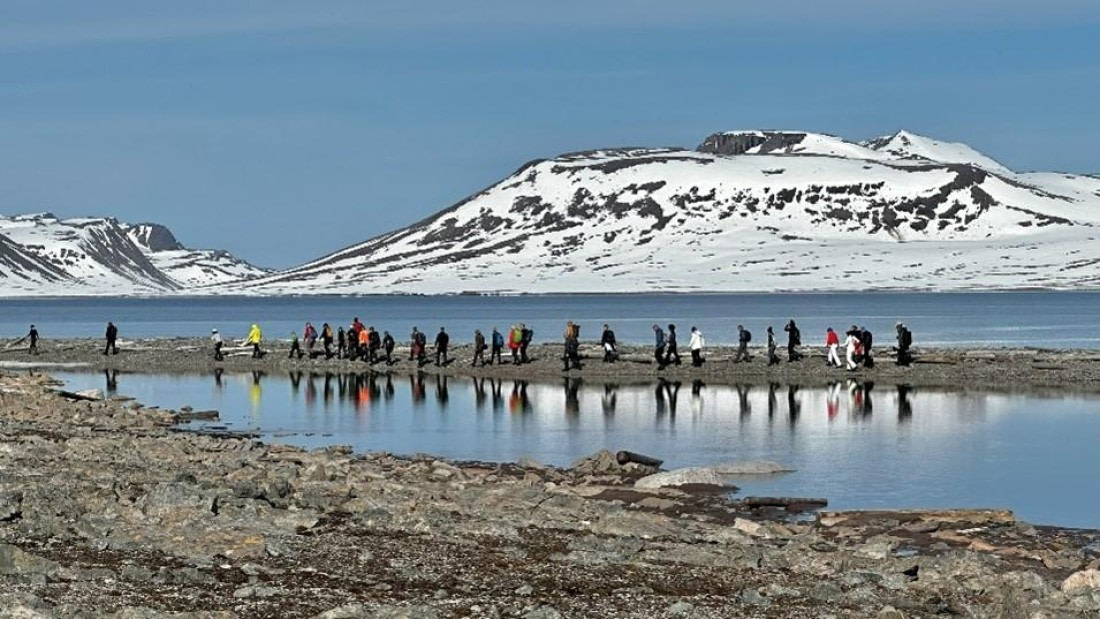 PLA05-25, Day 6, Guests 2 © Unknown photographer - Oceanwide Expeditions.jpg