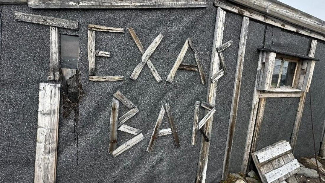 PLA05-25, Day 3, Texas Bar © Unknown photographer - Oceanwide Expeditions.jpg