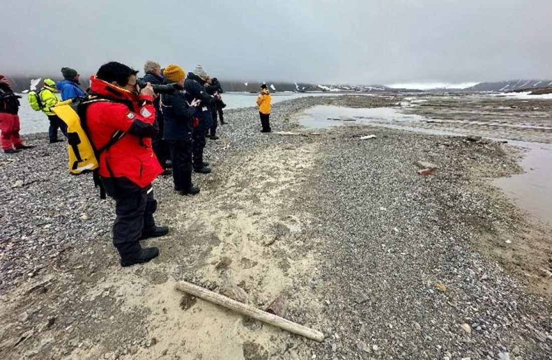 PLA06-25, Day 6, Guests © Unknown photographer - Oceanwide Expeditions.jpg