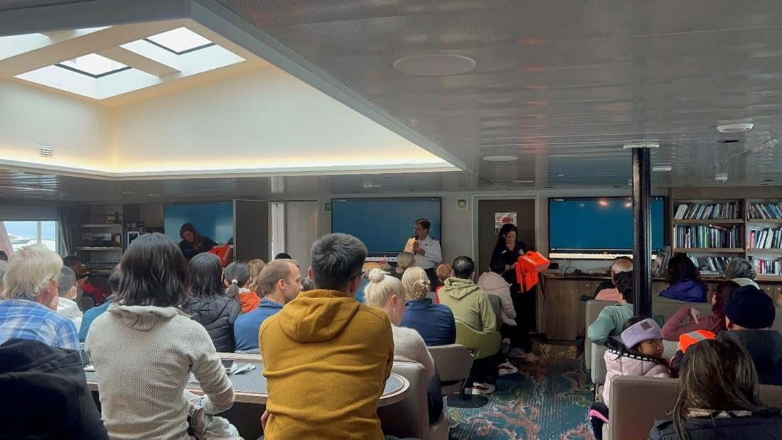 OTL07-25, Day 1, Picture3 © Unknown photographer - Oceanwide Expeditions.jpg