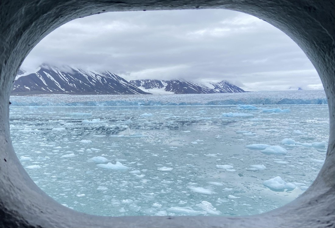 OTL08-25, Day 3, #1 © Unknown photographer - Oceanwide Expeditions.jpg