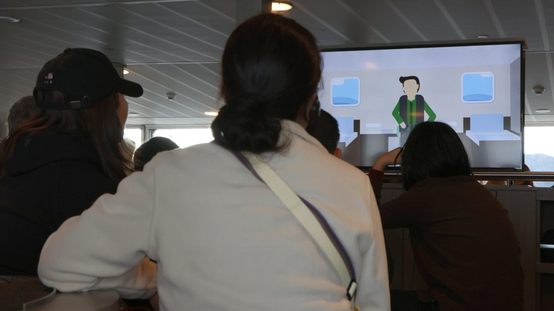 PLA09-25, Day 1, (1) © Regis Perdriat - Oceanwide Expeditions.jpg