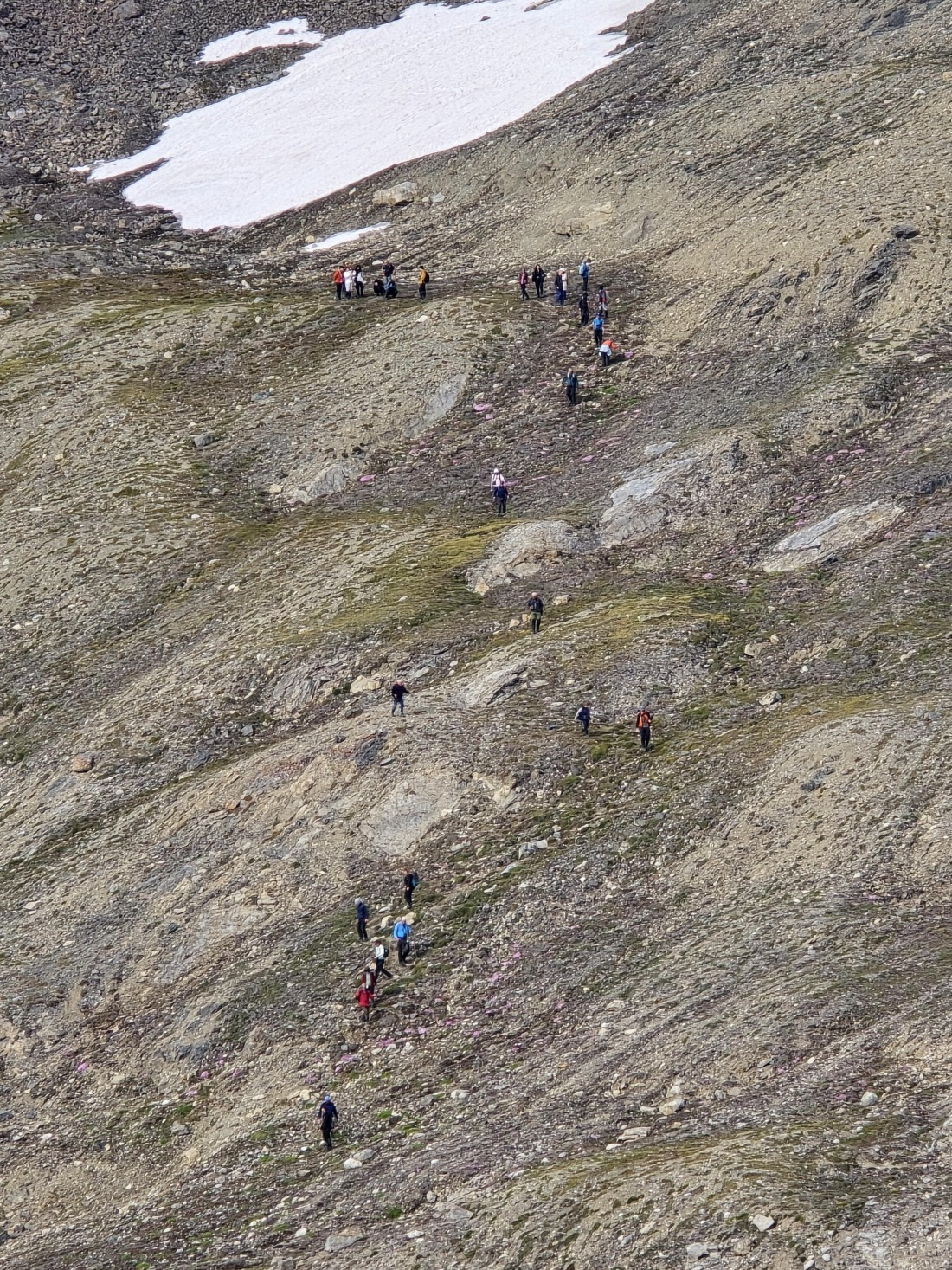 OTL09-25, Day 3, JG-Texas_Bar-Long_Hikers © Jody Gaylord - Oceanwide Expeditions.jpg