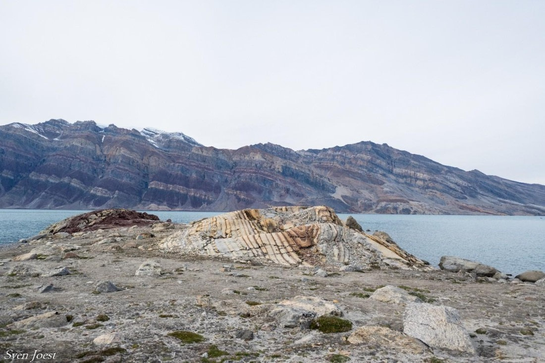 PLA11-25, Day 6, Sedimentary rocks © Sven Joest - Oceanwide Expeditions.jpg