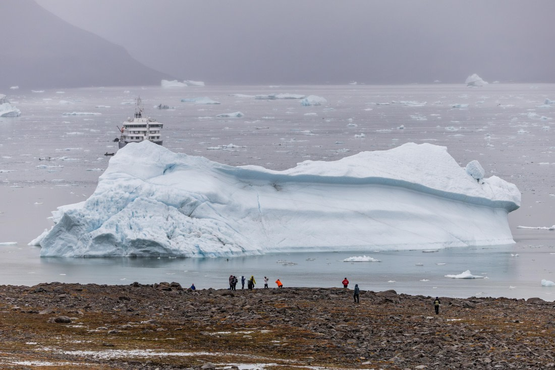 HDS12-25, Day 7,  5D5A3756.jpg © Unknown photographer - Oceanwide Expeditions.jpg