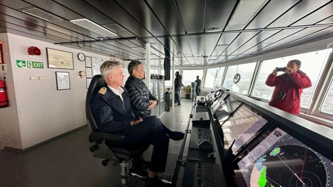 HDS22-25, Day 2, Bridge © Unknown photographer - Oceanwide Expeditions.jpg