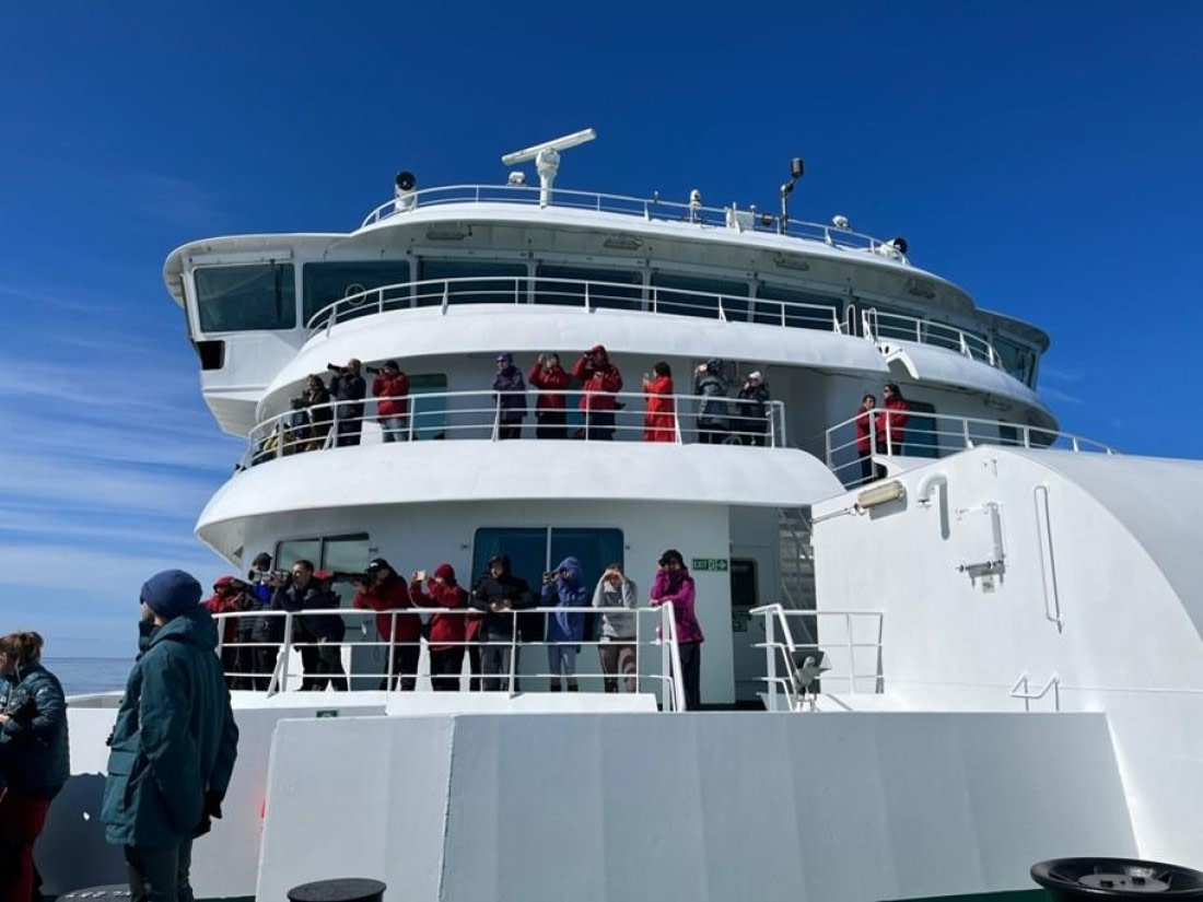 HDS22-25, Day 4, Hondius © Unknown photographer - Oceanwide Expeditions.jpg