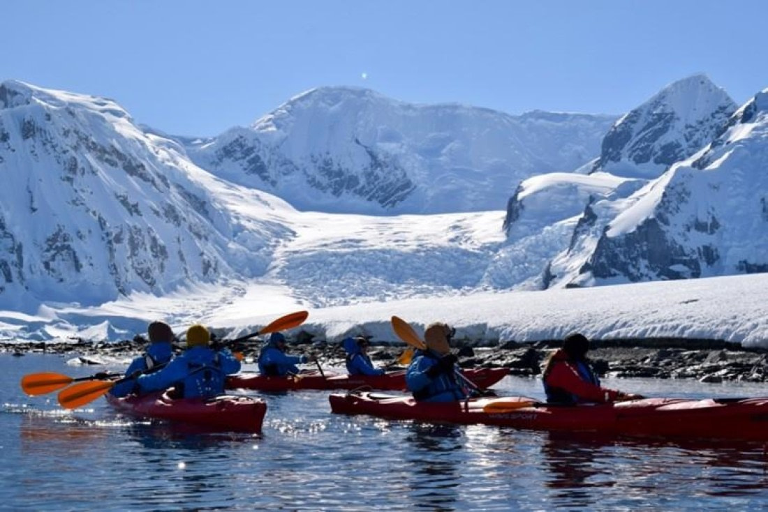 HDS22-25, Kayaking 1 © Unknown photographer - Oceanwide Expeditions.jpg
