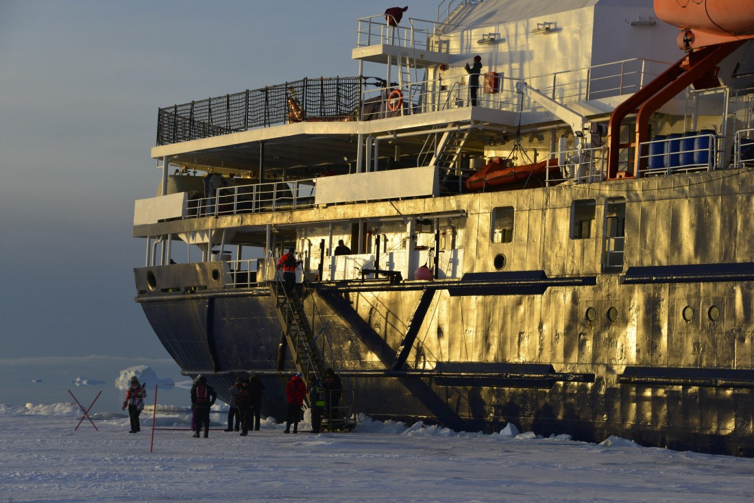 OTL22-25, Day 6, 16Nov2025-Gary Miller-Ant Sound fast Ice-Gangway.JPG © Gary Miller - Oceanwide Expeditions.JPG