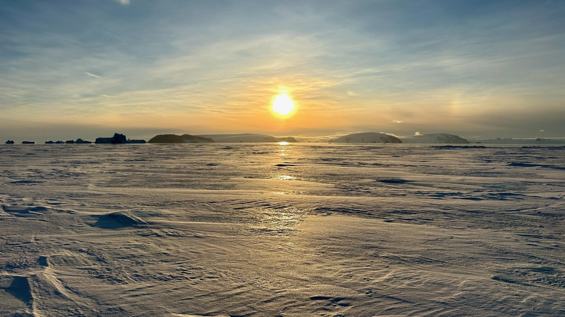 OTL22-25, Day 6, IMG_6896.jpeg © Allan White - Oceanwide Expeditions.jpeg